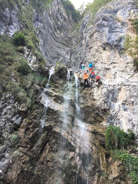 La cascata sul Rio Ruzza a Sajant: una meraviglia “nascosta”
